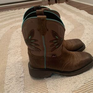 Size 8 Justin women western boots